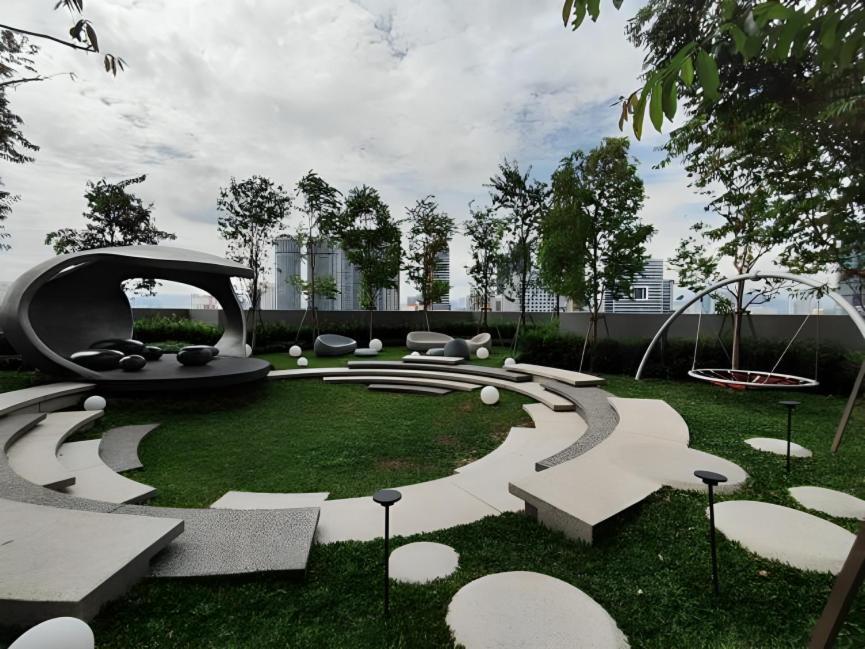 Scarletz Suites Klcc By Deko Retreat Kuala Lumpur Exterior foto